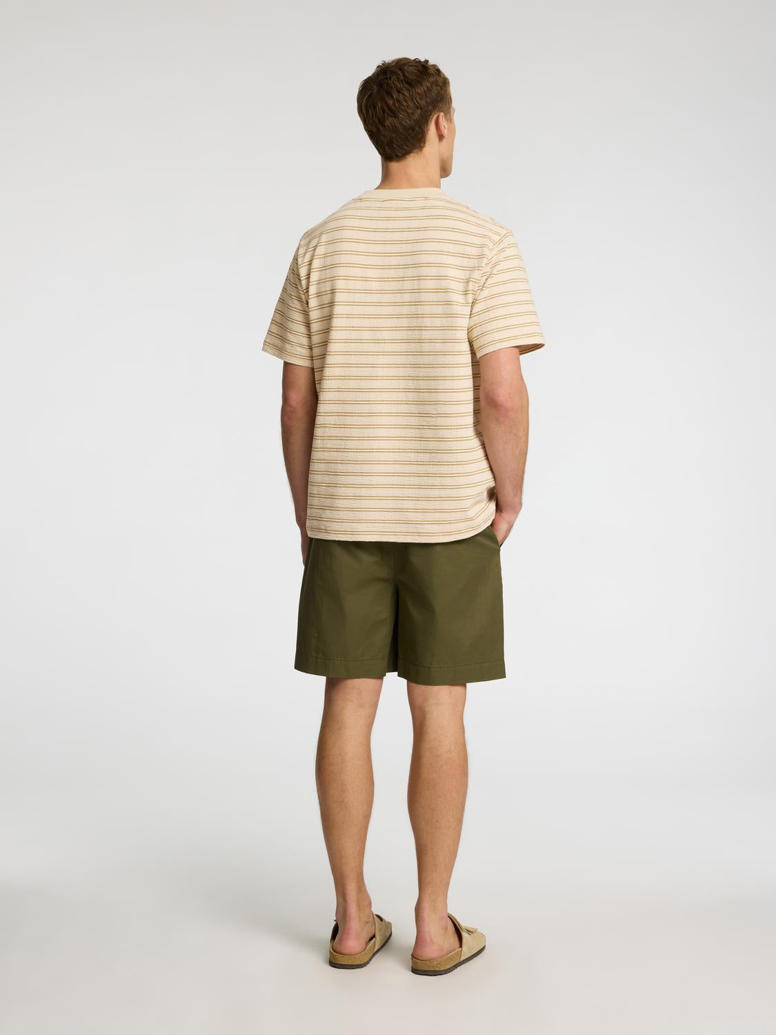 model_shot-back
